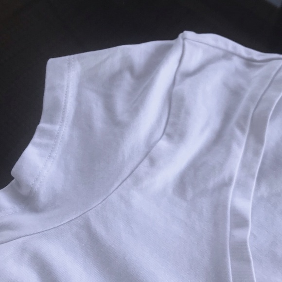 🆕🔥GUESS SUPER CUTE WHITE SHORT SLEEVE SHIRT&GUESS SEQUINS MULTICOLORED FRONT - Picture 6 of 8